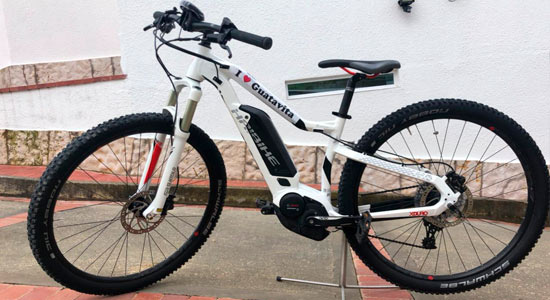 E-bike 4 HaiBike - Motor:Bosch Performance CX - Wheels: 29 x 2.35 - Battery: 500 w - Transmission: Sram Nx 11S - Brakes: Tektro M285 - Suspension: Sr Suntour 100 mm -Size: S -- Price: 180.000 pesos per day -- Additional Battery: 30.000 pesos per day -- one bike available